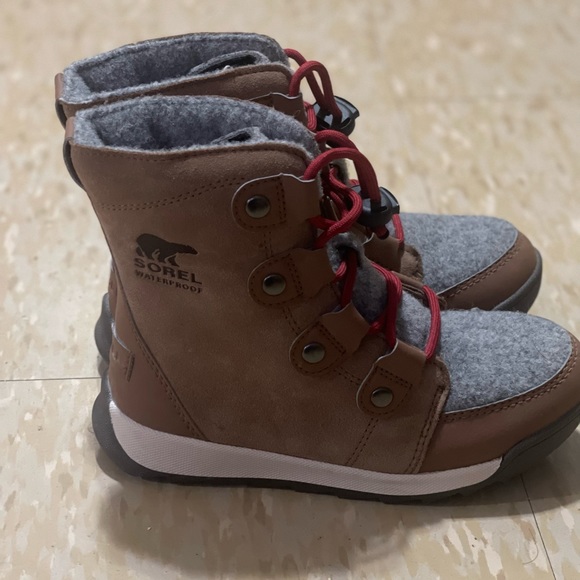 Children’s size 1 Sorel winter boots - Picture 5 of 7